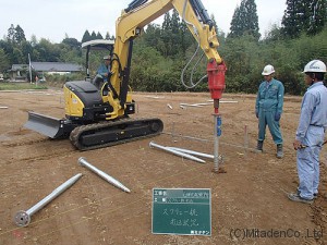 スクリュー杭打ち込み