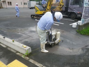 アスファルト舗装切断